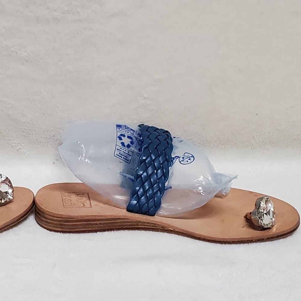 𝅺100% Capri Blue Italian Leather Stacked Heel Crystal Heart Thong Sandals 6.5 - Picture 2 of 14